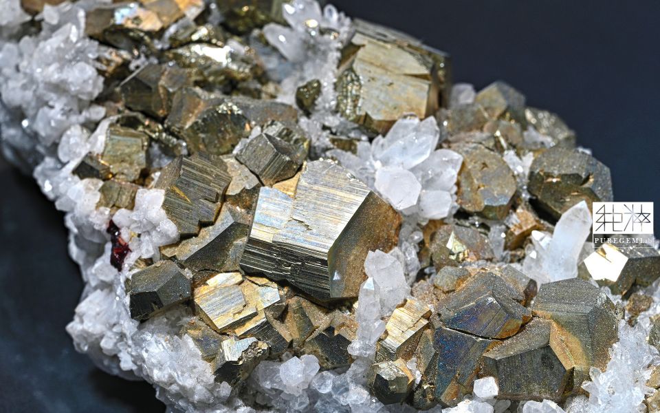 頂級天然白水晶與黃鐵礦共生特殊精品中小型晶簇 黃鐵礦,晶簇,原礦