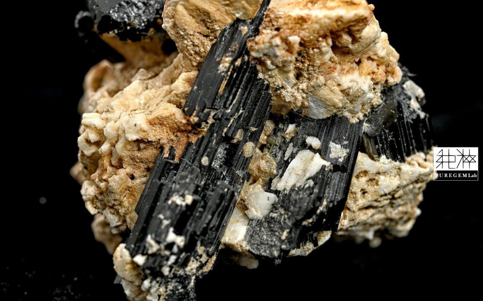 天然喜馬拉雅黑碧璽原礦 碧璽,電氣石,Tourmaline,帕拉伊巴藍碧璽,金絲雀碧璽,Rubylite,紅寶碧璽