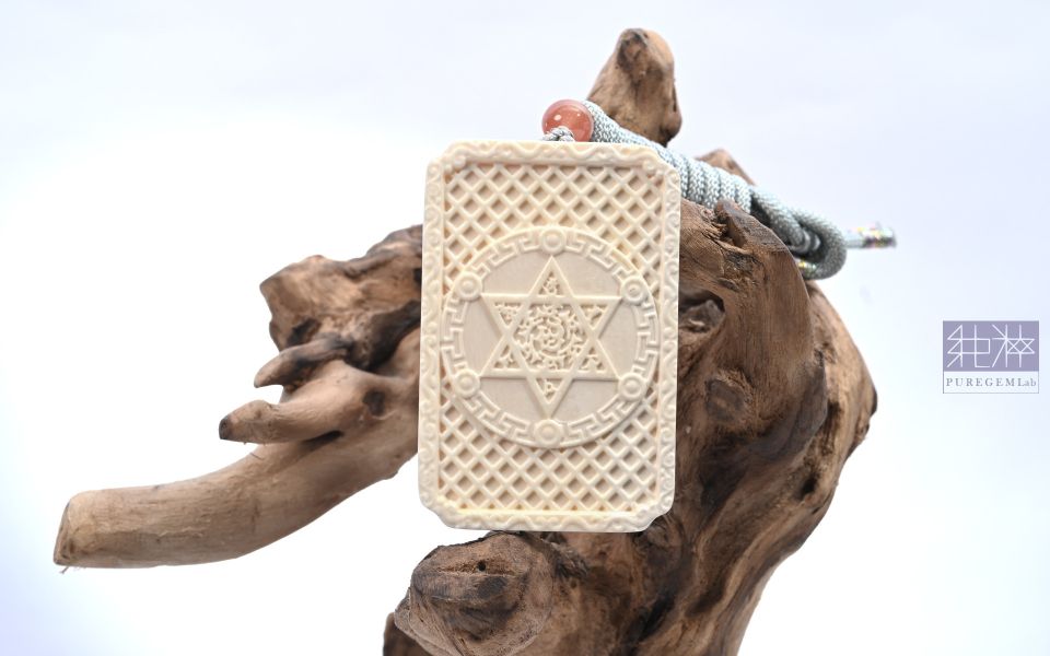 頂級稀有猛瑪象牙千手觀音雕件墜 猛瑪象牙,Mammoth Ivory,化石,象牙,西伯利亞,長毛象