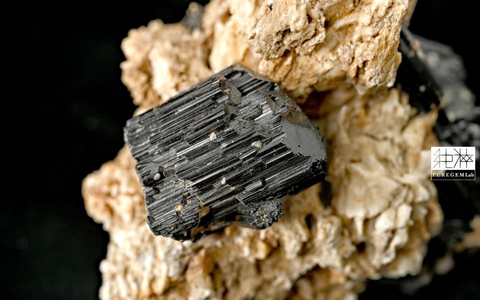 天然喜馬拉雅黑碧璽原礦 碧璽,電氣石,Tourmaline,帕拉伊巴藍碧璽,金絲雀碧璽,Rubylite,紅寶碧璽
