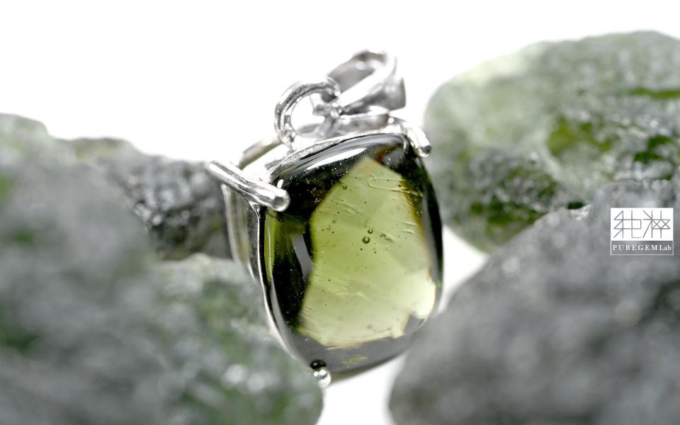 天然珠寶級捷克隕石矩形明亮琢型純銀包鑲墜 捷克隕石,Moldavite,莫爾道玻隕石,天然玻璃隕石,捷克共和國