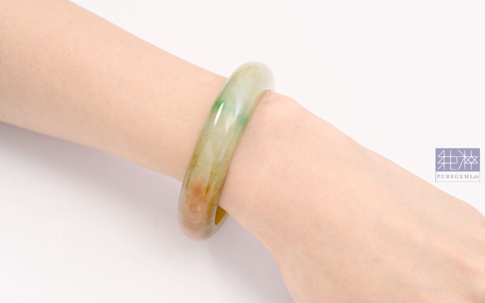 純粹寶石實驗室認證 / 頂級天然緬甸A貨糯種黃加綠飄陽綠翡翠鐲 翡翠,玉,硬玉,jade,紫翡,黃翡,紅翡,陽綠,老坑,冰種,手鐲,平安扣,無事牌,緬甸,A貨