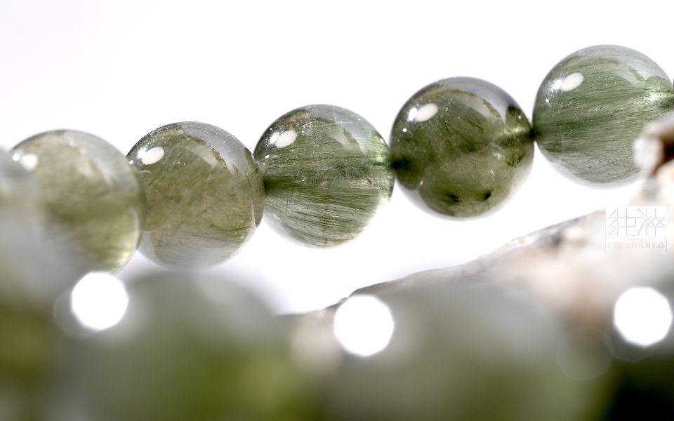 頂級天然抹茶濃綠色綠髮晶手珠 綠髮晶,綠兔毛髮晶,Quartz with Actinolite inclusions