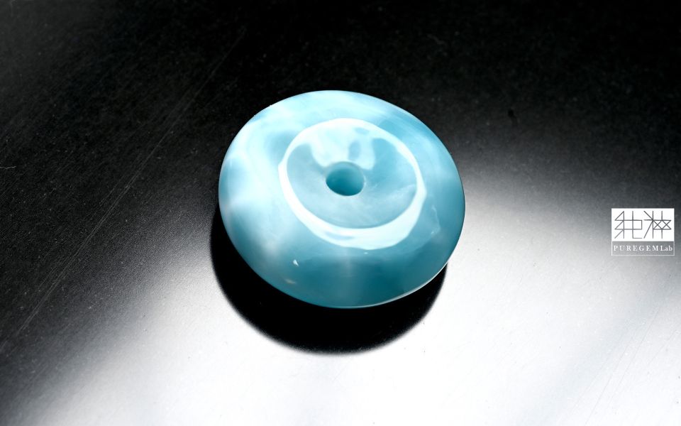 近乎全美級 / 頂級天然全玉化拉利瑪平安扣 拉利瑪,海紋石,Larimar,藍色針鈉鈣石,多明尼加共和國,亞特蘭提斯之石