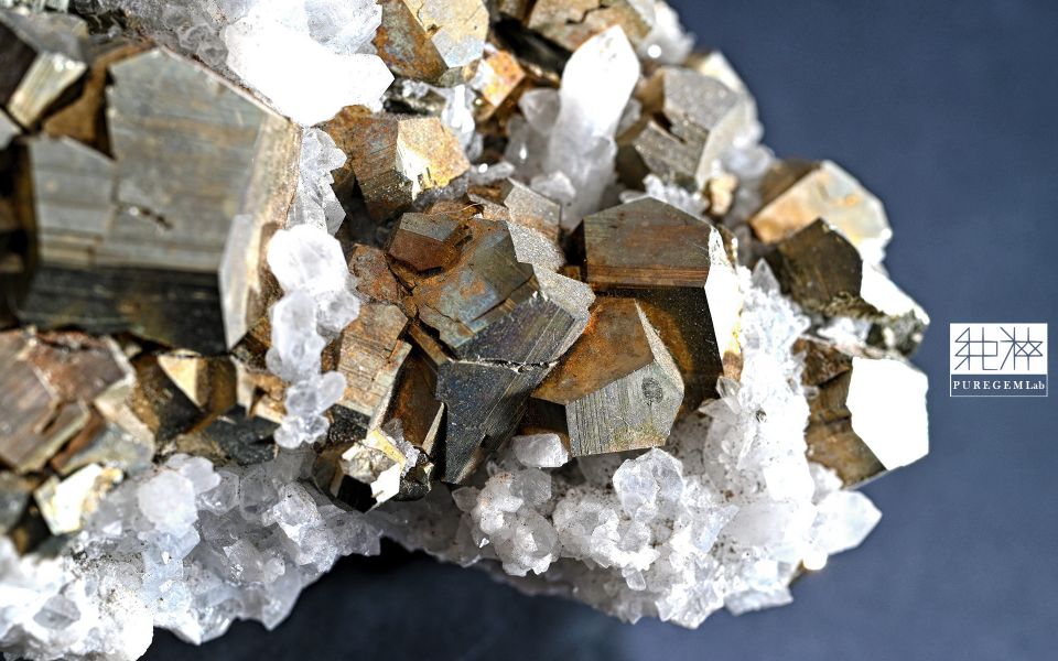 頂級天然白水晶與黃鐵礦共生特殊精品中小型晶簇 黃鐵礦,晶簇,原礦