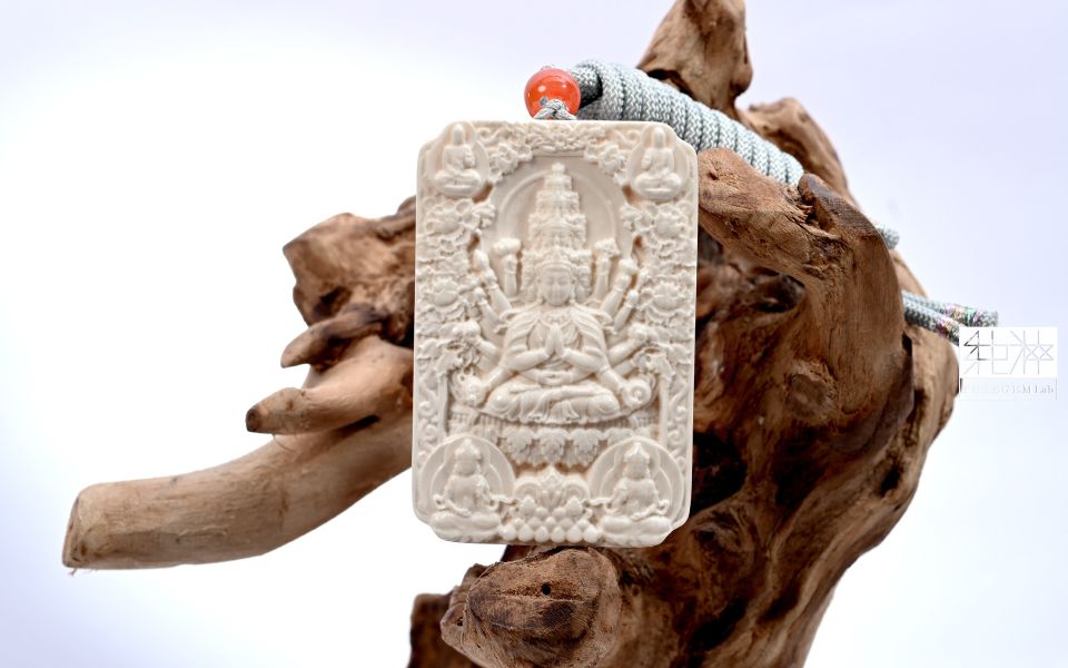 頂級稀有猛瑪象牙千手觀音雕件墜 猛瑪象牙,Mammoth Ivory,化石,象牙,西伯利亞,長毛象