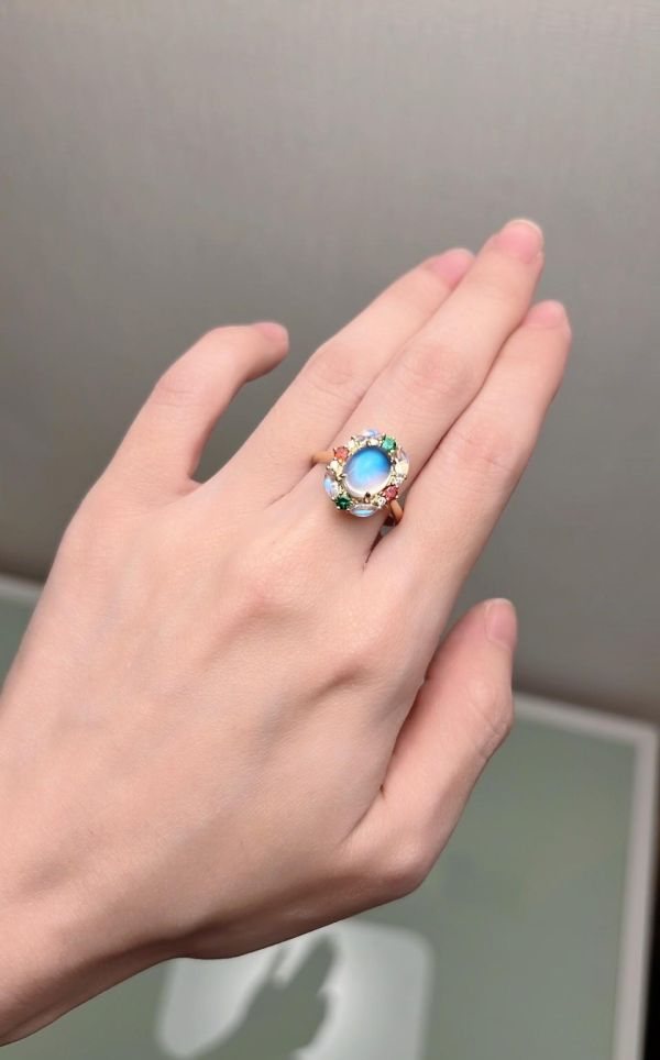 頂級斯里蘭卡玻璃體藍暈月光石18K金花園戒指 