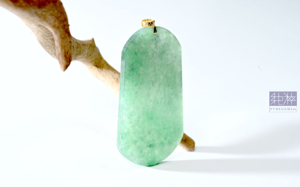 純粹寶石實驗室認證 / 頂級天然緬甸A貨翡翠果陽滿綠冰芙蓉種18K金吉祥無事牌 翡翠,玉,硬玉,jade,紫翡,黃翡,紅翡,陽綠,老坑,冰種,手鐲,平安扣,無事牌,緬甸,A貨