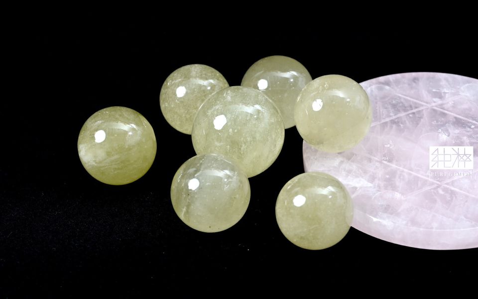 頂級天然黃金利比亞隕石與天然粉晶七星陣 利比亞黃金隕石,沙漠玻璃,隕石,Libyan tektites,Libyan Gold Tektite,Libyan Desert glass