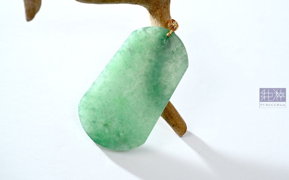 純粹寶石實驗室認證 / 頂級天然緬甸A貨翡翠果陽滿綠冰芙蓉種18K金吉祥無事牌 翡翠,玉,硬玉,jade,紫翡,黃翡,紅翡,陽綠,老坑,冰種,手鐲,平安扣,無事牌,緬甸,A貨