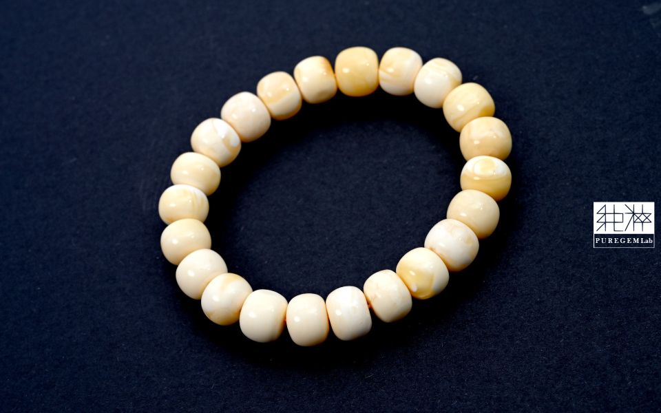 頂級俄料白花蜜蠟老型珠手串 琥珀,蜜蠟,雞油黃,Amber,藍珀,蟲珀,緬甸琥珀,波羅的海琥珀,墨西哥琥珀,多明尼加琥珀,金珀,血珀,翳珀,根珀,紫膜,綠膜,紅膜,溶洞,藥珀