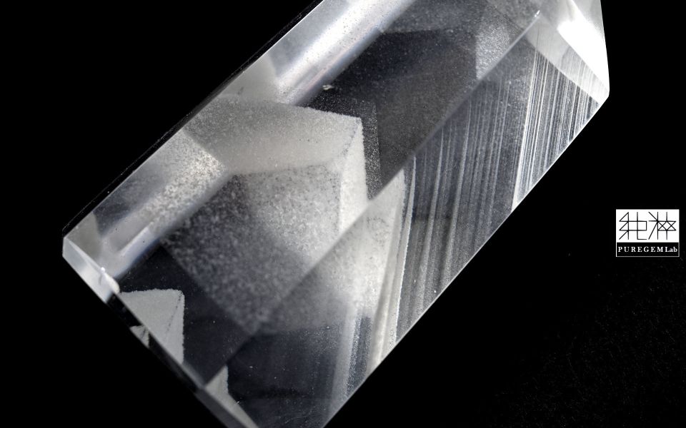 最高級數 / 頂級天然白幽靈千層金字塔晶柱原礦 幽靈水晶,幻影水晶,異象水晶,綠幽靈,紅幽靈,白幽靈,金字塔 Phantom Crystal、Ghost Crystal