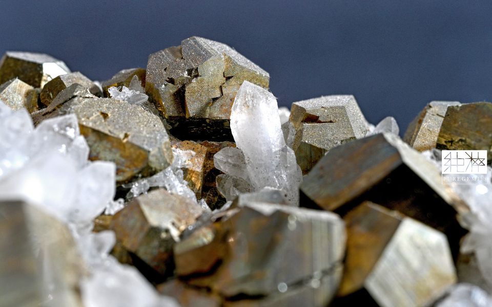 頂級天然白水晶與黃鐵礦共生特殊精品中小型晶簇 黃鐵礦,晶簇,原礦