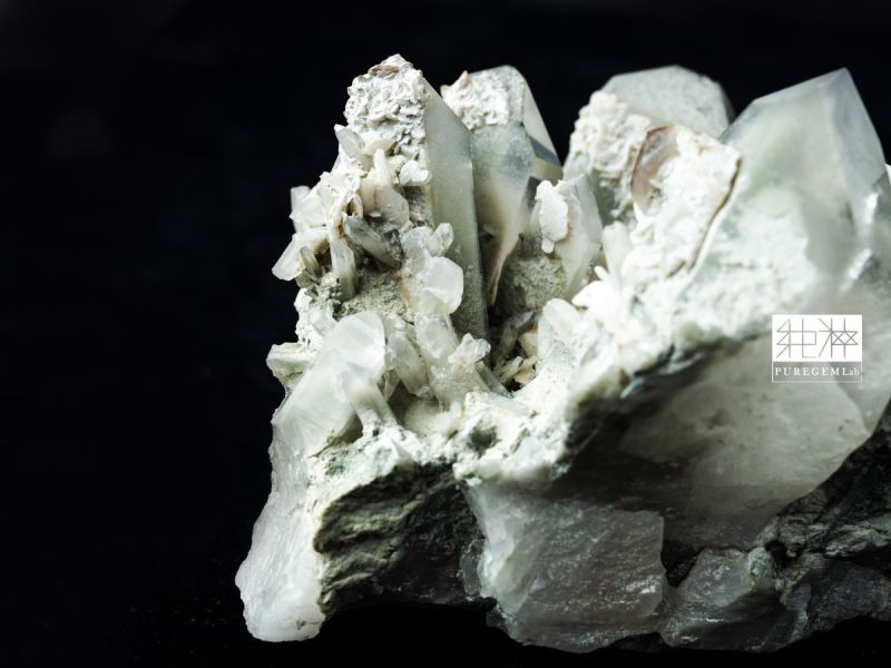 頂級稀少天然千層白幽靈金字塔晶簇 幽靈水晶,幻影水晶,異象水晶,綠幽靈,紅幽靈,白幽靈,金字塔 Phantom Crystal、Ghost Crystal