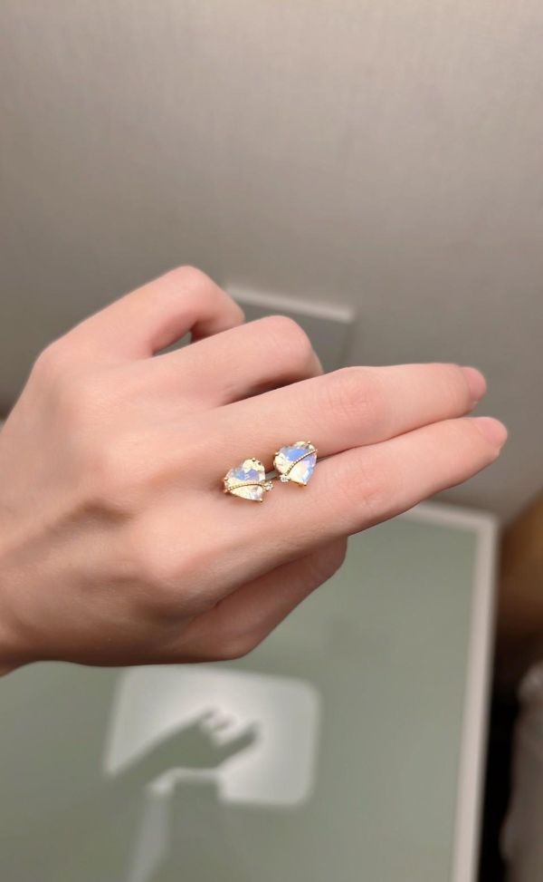 頂級印度彩虹藍暈月光石愛心18K金心星相映耳環 