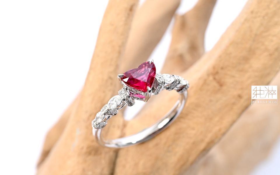 GUILD證 / 頂級天然強螢光無燒鴿血紅稀有愛心切割紅寶石18K金真鑽戒 紅寶石,Ruby,剛玉,Corundum