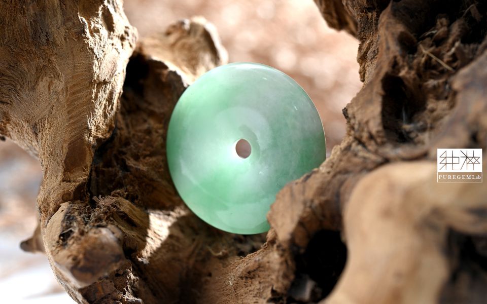 純粹寶石實驗室認證 / 頂端天然A貨飄陽綠翡翠平安扣 翡翠,玉,硬玉,jade,紫翡,黃翡,紅翡,陽綠,老坑,冰種,手鐲,平安扣,無事牌,緬甸,A貨,Jadeite(Jade)