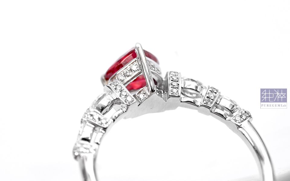 GUILD證 / 頂級天然強螢光無燒鴿血紅稀有愛心切割紅寶石18K金真鑽戒 紅寶石,Ruby,剛玉,Corundum