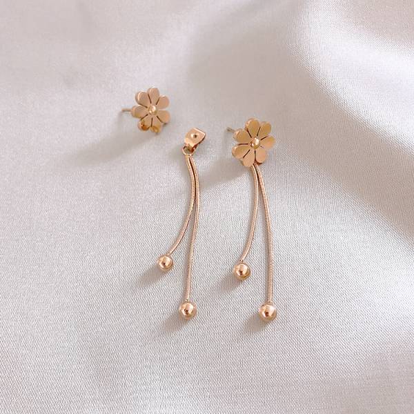 鈦鋼小雛菊一款兩戴優雅百搭耳環 