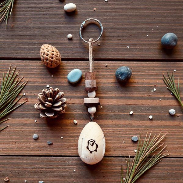 W055 蛋型刻紋實木啃咬吊飾 | 鸚鵡玩具 文鳥咬串 鸚鵡玩具天然蘋果枝、鸚鵡啃咬、自然咬物、小型鳥、風味。