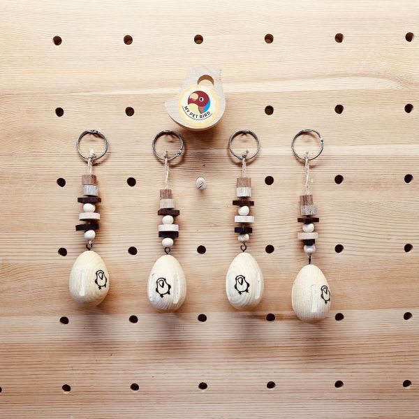 W055 蛋型刻紋實木啃咬吊飾 | 鸚鵡玩具 文鳥咬串 鸚鵡玩具天然蘋果枝、鸚鵡啃咬、自然咬物、小型鳥、風味。