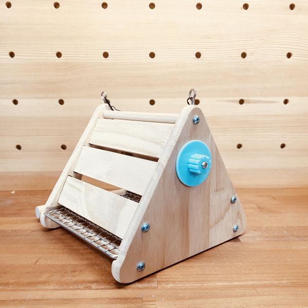 W4A5 三角形小鸚鵡木屋｜網底好清理、透氣不悶熱 鸚鵡 安全感 躲避屋

仿小木屋 鳥屋

鸚鵡 站棍 木屋

文鳥 休息 木屋

鳥籠 配件 木屋

鸚鵡 窩 推薦