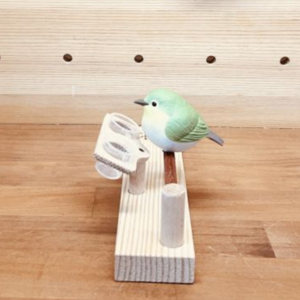 MY PET BIRD綠繡眼：輕巧食物站架的最佳選擇 輕巧食物站架
綠繡眼食物架