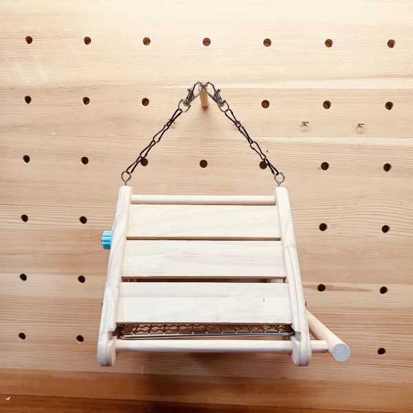 W4A5 三角形小鸚鵡木屋｜網底好清理、透氣不悶熱 鸚鵡 安全感 躲避屋

仿小木屋 鳥屋

鸚鵡 站棍 木屋

文鳥 休息 木屋

鳥籠 配件 木屋

鸚鵡 窩 推薦