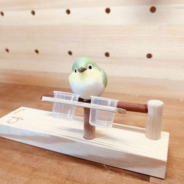 MY PET BIRD綠繡眼：輕巧食物站架的最佳選擇 輕巧食物站架
綠繡眼食物架