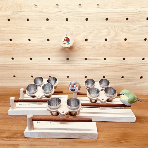 MY PET BIRD綠繡眼：輕巧食物站架的最佳選擇 輕巧食物站架
綠繡眼食物架