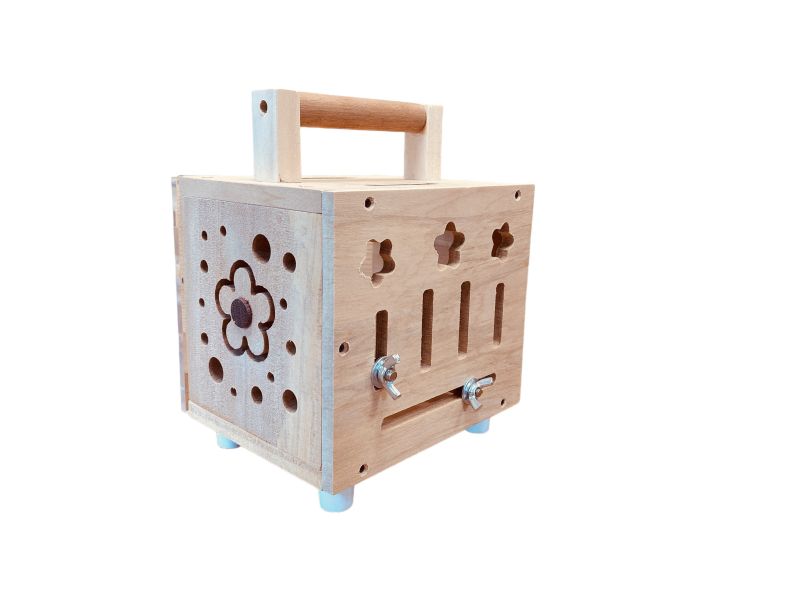 w498C　迷你外出精品 寵物外出籠
小型寵物籠
南洋檜木外出盒
寵物運輸籠
短程外出籠
就醫運送籠
養老照顧籠
便攜寵物籠
美觀寵物盒
耐用寵物籠
健康舒適寵物盒
經典款式寵物籠
高品質寵物外出籠
環保寵物籠
造型精美寵物盒
旅行必備寵物籠
小巧好提寵物盒
安全可靠寵物籠
美觀質感寵物盒
專為小型寵物設計的外出籠