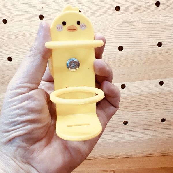 Z073A  萌趣小鴨鸚鵡谷穗架 |  站立式防掉落餵食架 鳥類果蔬籃
鳥兒食物供應籃
鳥類水果蔬菜器皿
新鮮食物籃子
鳥類營養補充器
鳥用食物盛放器
天然鳥類飲食工具
健康鳥類食物籃
方便鳥類飲食器具
鳥類食物分配容器