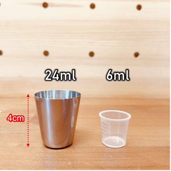 MY PET BIRD綠繡眼：輕巧食物站架的最佳選擇 輕巧食物站架
綠繡眼食物架