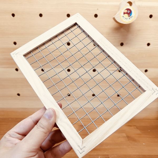 W4A1 鳥寶躲避屋｜雙開口 松木製造 抽拉式清潔設計 鸚鵡 安全感 躲避屋

仿小木屋 鳥屋

鸚鵡 站棍 木屋

文鳥 休息 木屋

鳥籠 配件 木屋

鸚鵡 窩 推薦