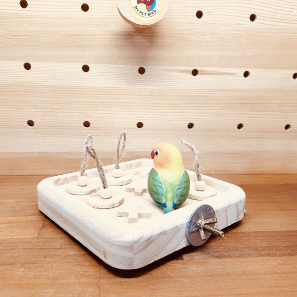 W067 鸚鵡玩具遊戲站台| 益智覓食解悶首選 鸚鵡玩具、遊戲站台鸚鵡站台
鸚鵡活動台
鳥類休息台
寵物休息訓練架
可調節高度鳥類休息台
天然木鳥類站立架
無毒寵物訓練玩具
多功能鸚鵡訓練用品
適合鸚鵡休息和站立練習的玩具