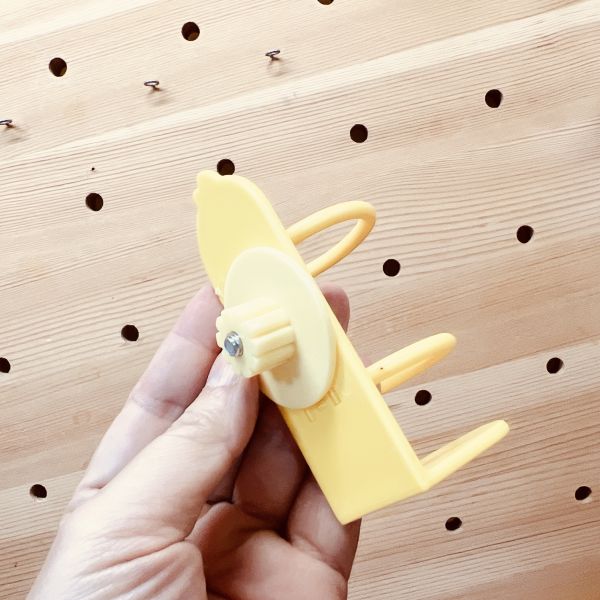 Z073A  萌趣小鴨鸚鵡谷穗架 |  站立式防掉落餵食架 鳥類果蔬籃
鳥兒食物供應籃
鳥類水果蔬菜器皿
新鮮食物籃子
鳥類營養補充器
鳥用食物盛放器
天然鳥類飲食工具
健康鳥類食物籃
方便鳥類飲食器具
鳥類食物分配容器