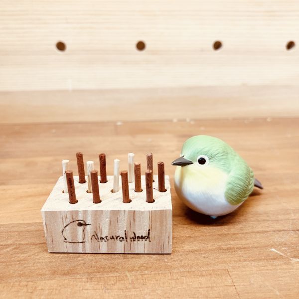 MY PET BIRD　鳥寶幸運籤筒｜天然木製小型鳥互動玩具 綠繡眼玩具、迷你插拔玩具、天然木材玩具、智力啟發玩具、小型鳥類玩具、松木玩具、櫸木玩具、紅花梨木玩具、鳥類益智玩具、寵物鳥娛樂