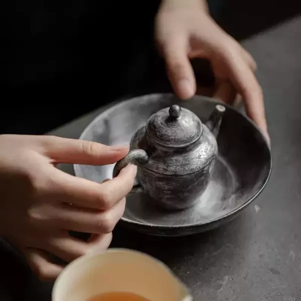 復古侘寂黑粉引蓄水壺承 梵汝日式纯手工陶艺壶承诧寂风复古粗陶干泡盘拙朴小茶台茶盘壶托