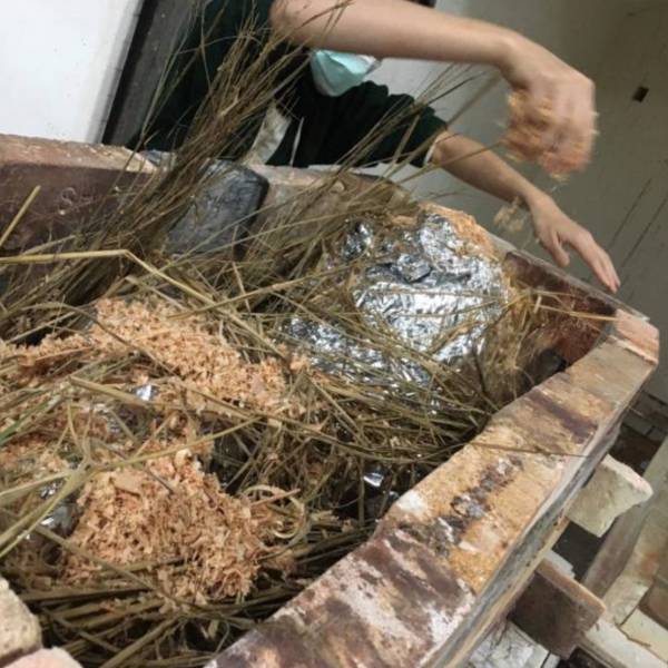 稻草高溫燻燒花器 陶創作者,台灣陶器,線上陶器市集,曙器生活器皿,手工食器,手作溫度獨一無二,侘寂美感,慢生活,handbuiltpottery,handbuiltceramics