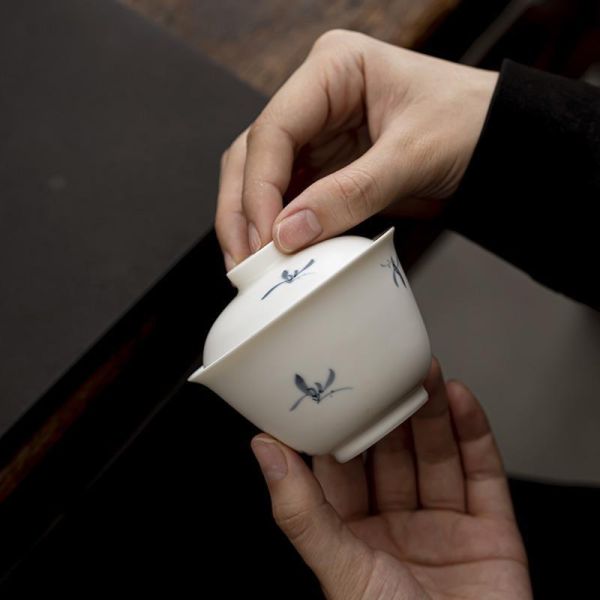 啞光白手繪蘭花三才碗蓋碗02 墨己 哑光白手绘秋水兰花陶瓷盖碗 两才文人泡茶公杯茶具家用茶碗