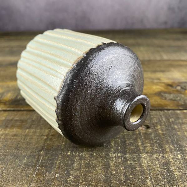 墨白系列手工小品花器02 陶創作者,台灣陶器,線上陶器市集,曙器生活器皿,手工食器,手作溫度,侘寂美感,慢生活,handbuiltpottery,handbuiltceramics