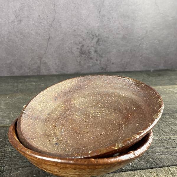 粗陶燻燒點心碟01 陶創作者,台灣陶器,線上陶器市集,曙器生活器皿,手工食器,手作溫度獨一無二,侘寂美感,慢生活,handbuiltpottery,handbuiltceramics
