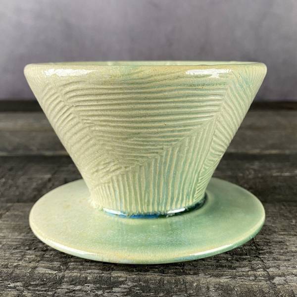 手沖咖啡陶濾杯｜湖光 陶創作者,台灣陶器,線上陶器市集,曙器生活器皿,手工食器,手作溫度獨一無二,侘寂美感,慢生活,handbuiltpottery,handbuiltceramics