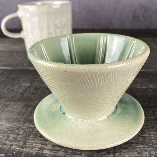 手沖咖啡陶濾杯｜湖光 陶創作者,台灣陶器,線上陶器市集,曙器生活器皿,手工食器,手作溫度獨一無二,侘寂美感,慢生活,handbuiltpottery,handbuiltceramics