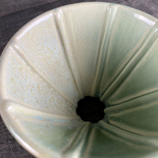 手沖咖啡陶濾杯｜湖光 陶創作者,台灣陶器,線上陶器市集,曙器生活器皿,手工食器,手作溫度獨一無二,侘寂美感,慢生活,handbuiltpottery,handbuiltceramics