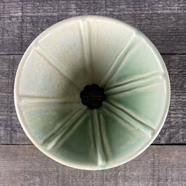 手沖咖啡陶濾杯｜湖光 陶創作者,台灣陶器,線上陶器市集,曙器生活器皿,手工食器,手作溫度獨一無二,侘寂美感,慢生活,handbuiltpottery,handbuiltceramics