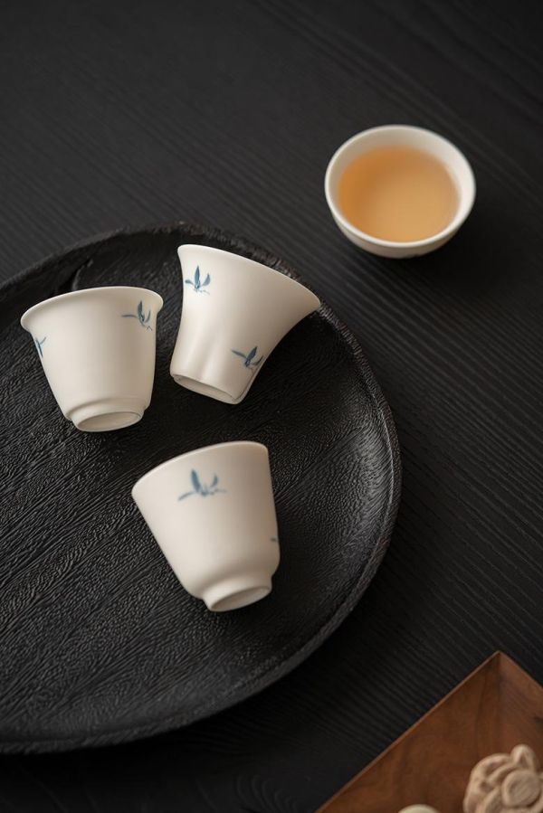 暮雪白啞光瓷手繪秋水蘭花品茗杯｜共三款 墨己哑光手绘秋水兰花陶瓷茶杯家用功夫茶具文人青花品茗杯单杯