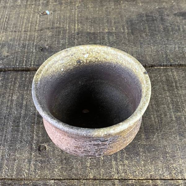 柴燒品茗酒杯01｜自然落灰 #曙器生活陶器皿 #線上陶器市集 #手工食器 #陶瓷 #雜貨 #手作 #侘寂美學 #以自然為導師探索靈感來源 #臺灣陶器