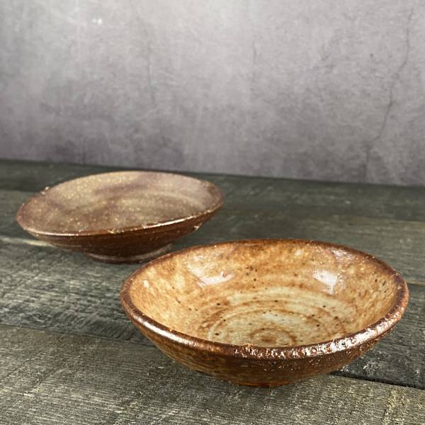 粗陶燻燒點心碟02(釉) 陶創作者,台灣陶器,線上陶器市集,曙器生活器皿,手工食器,手作溫度獨一無二,侘寂美感,慢生活,handbuiltpottery,handbuiltceramics