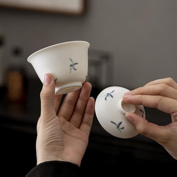 啞光白手繪蘭花三才碗蓋碗02 墨己 哑光白手绘秋水兰花陶瓷盖碗 两才文人泡茶公杯茶具家用茶碗